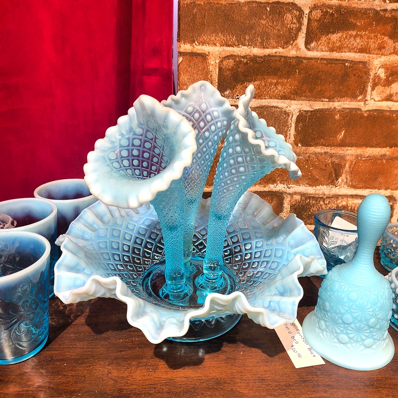 Art glass vase blue white